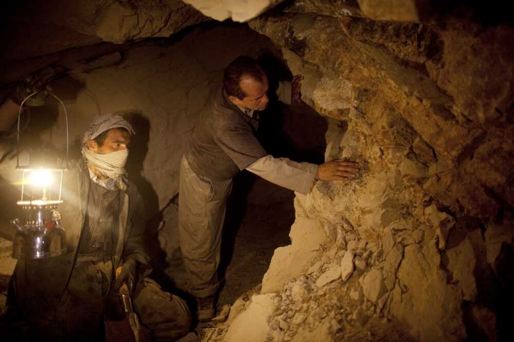  معادن افغانستان؛ سرمایه‌گذاری ۴۱۵ میلیارد افغانی بر ۲۱ معدن بزرگ و ارزیابی تأثیرات اقتصادی